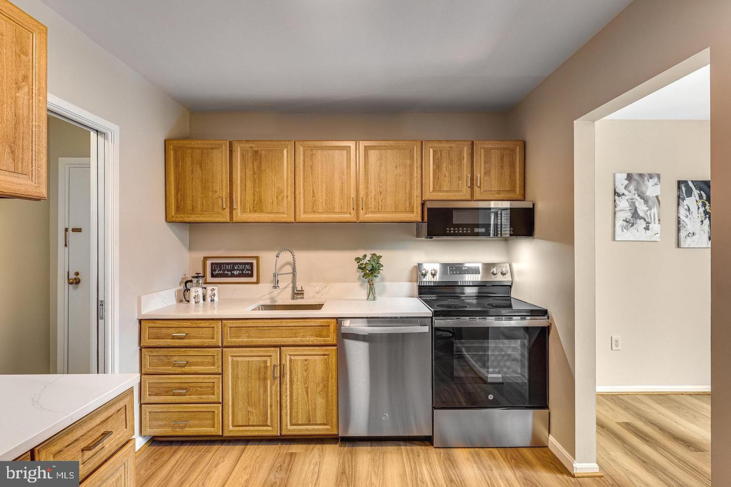 9720 KINGSBRIDGE DRIVE 201