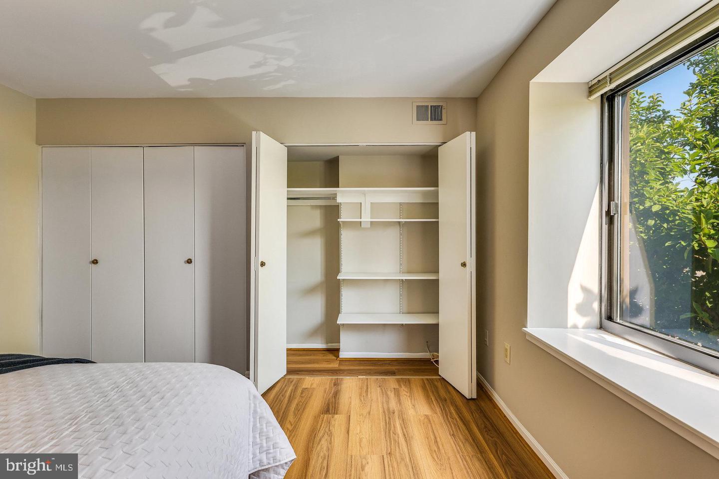 HAWTHORNE VILLAGE - Residential