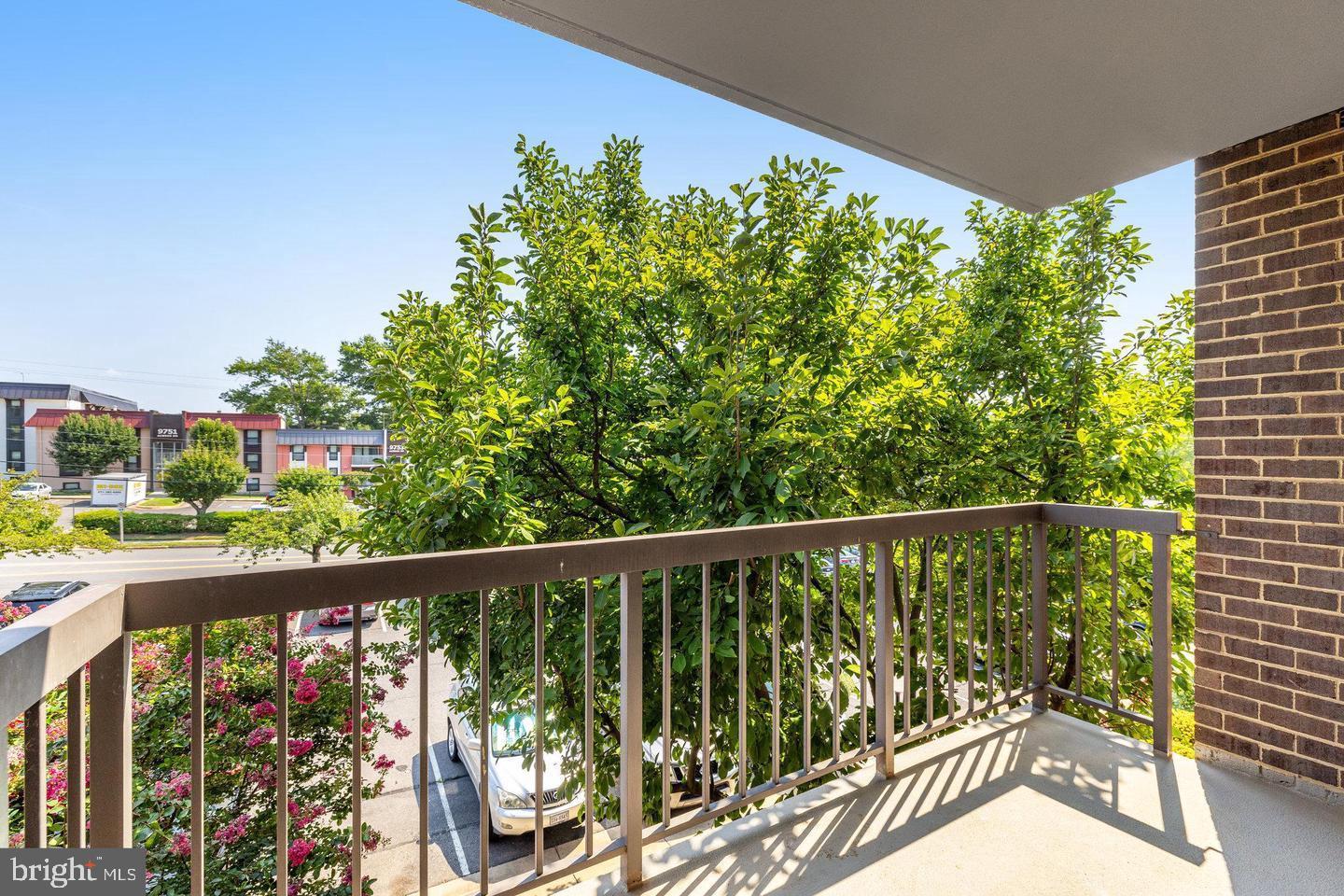 HAWTHORNE VILLAGE - Residential