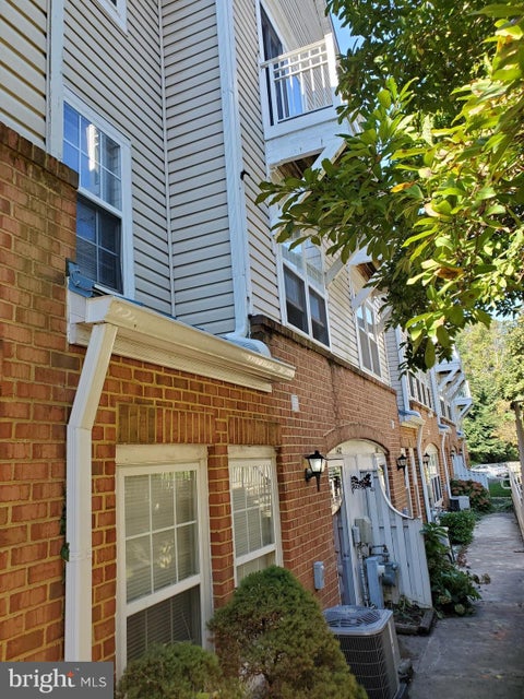 Townhouse For Rent - 6422 Bayberry Court #8<br/> Howard County, ELKRIDGE, MD 21075