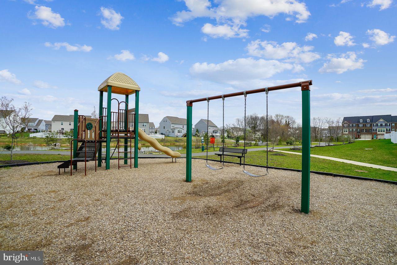 BRADLEY SQUARE - Residential