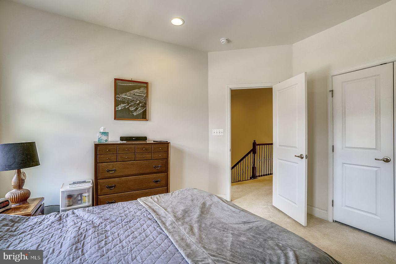 BRADLEY SQUARE - Residential