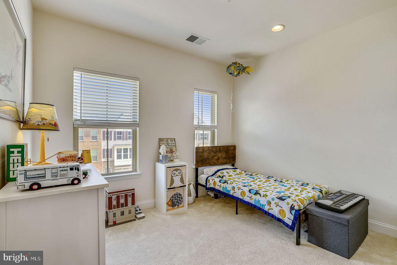 BRADLEY SQUARE - Residential