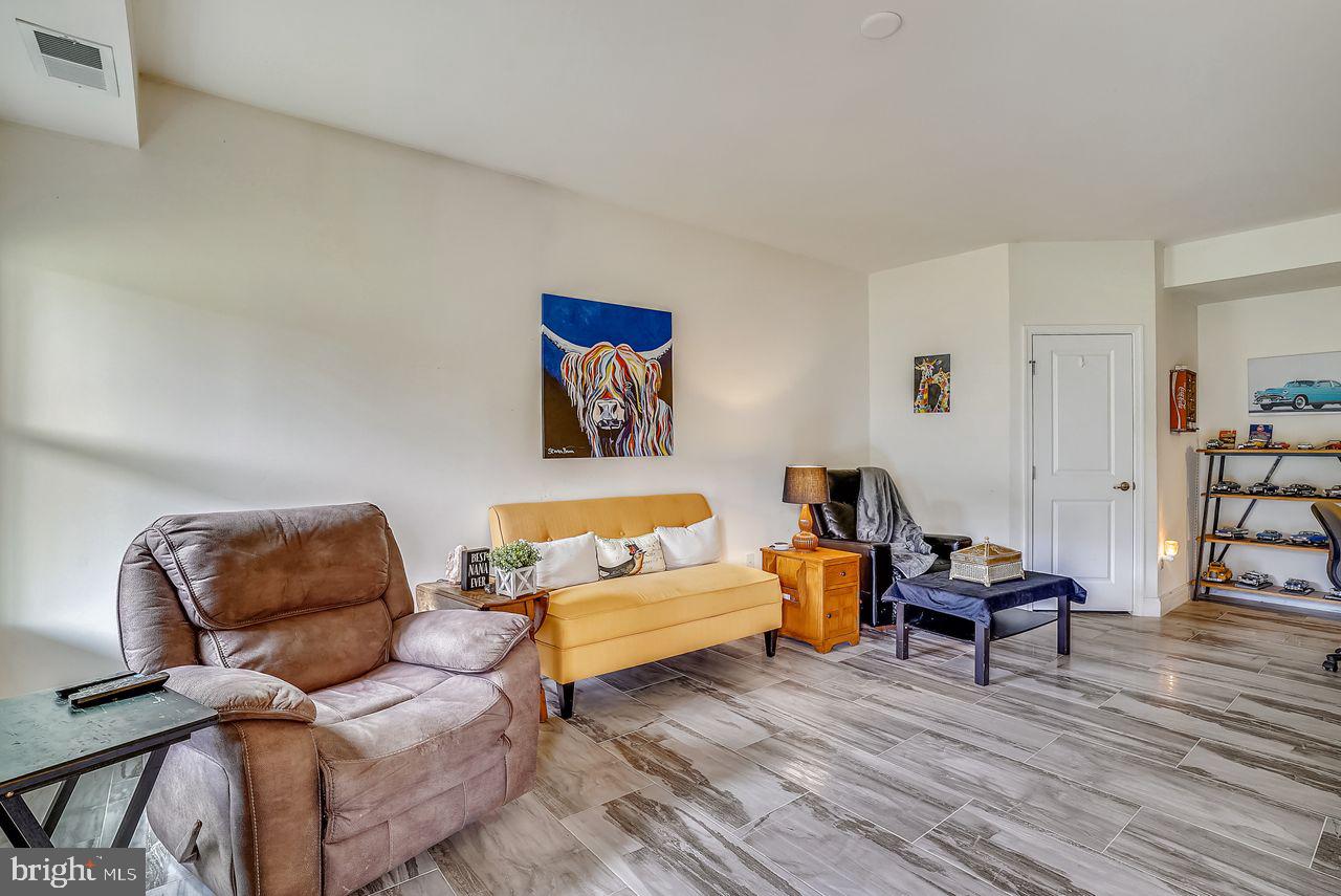 BRADLEY SQUARE - Residential