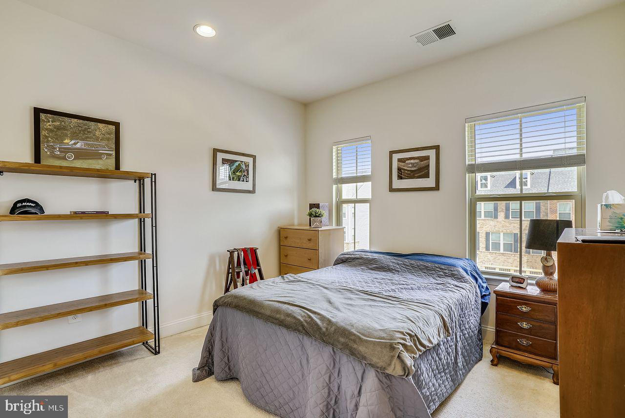 BRADLEY SQUARE - Residential