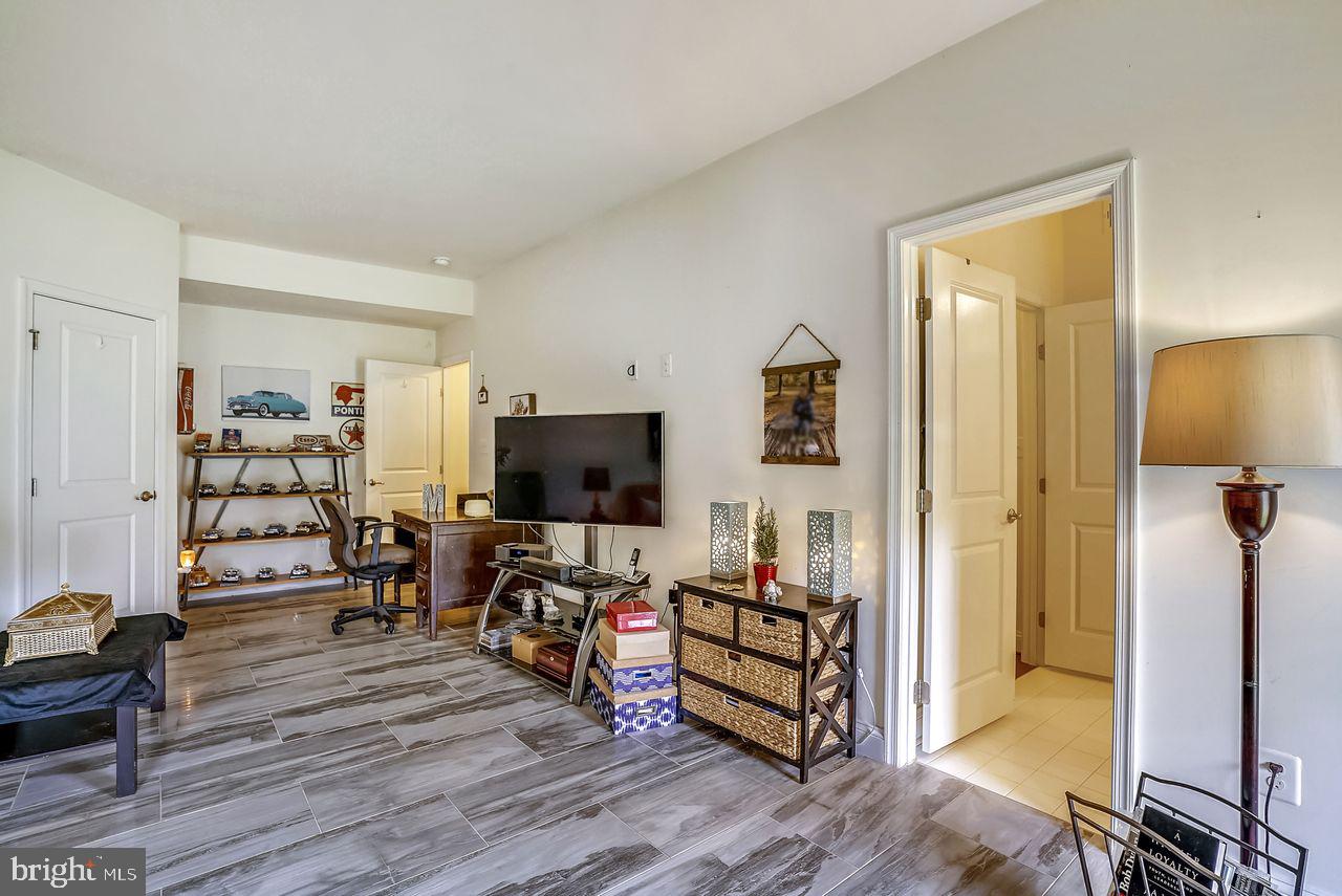 BRADLEY SQUARE - Residential