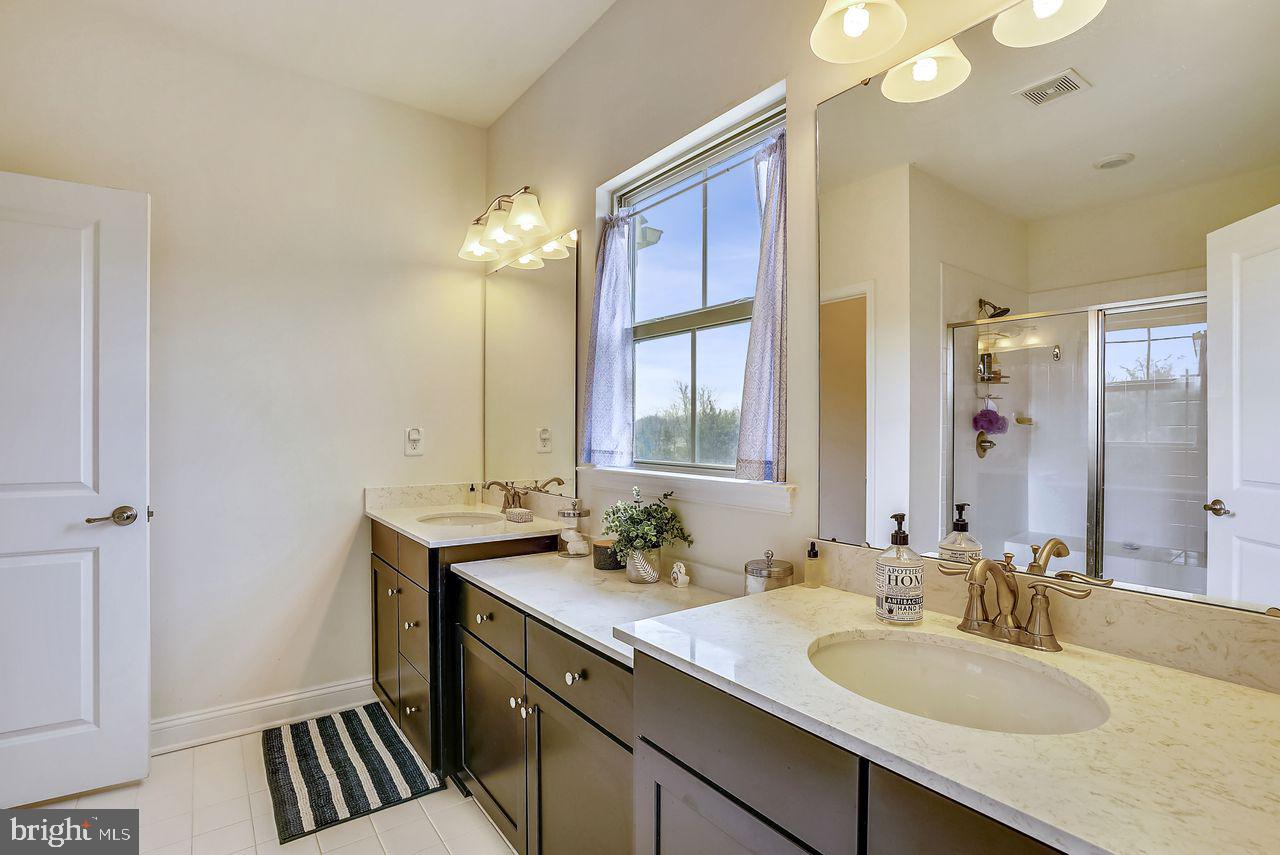 BRADLEY SQUARE - Residential