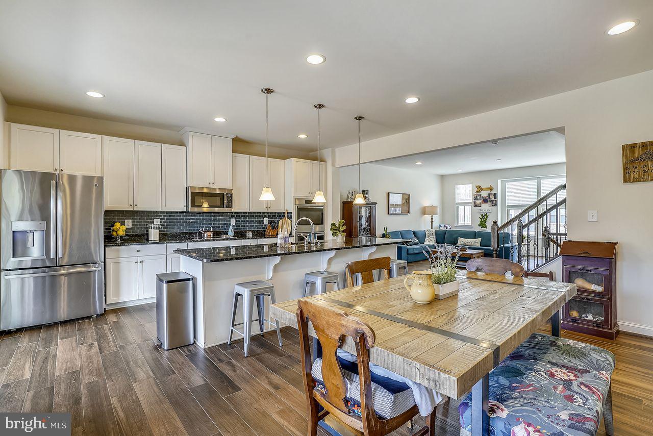 BRADLEY SQUARE - Residential