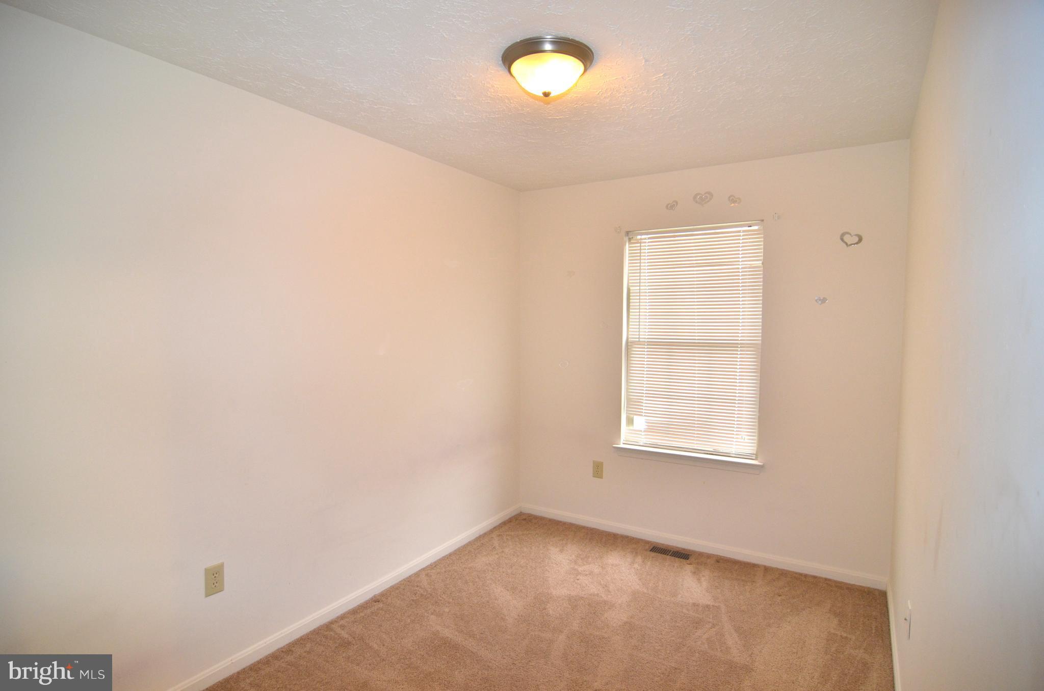 RIVERSIDE RUN IND HEAD - Residential Lease