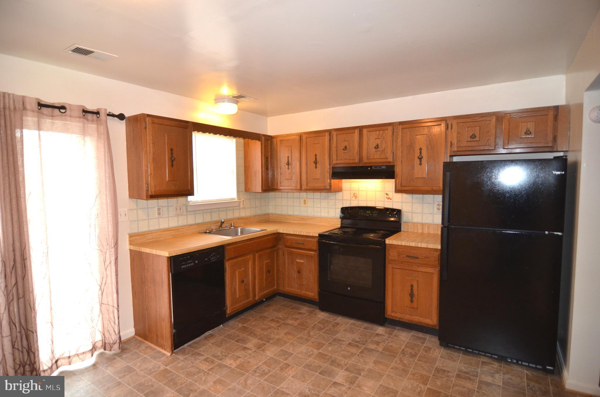 RIVERSIDE RUN IND HEAD - Residential Lease