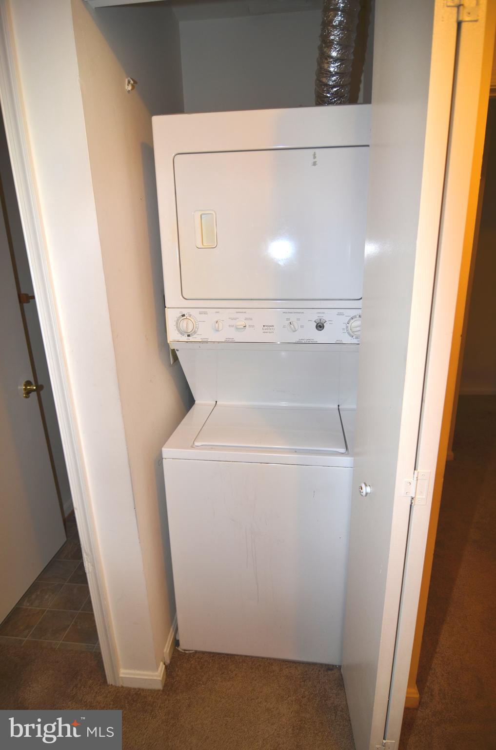 RIVERSIDE RUN IND HEAD - Residential Lease