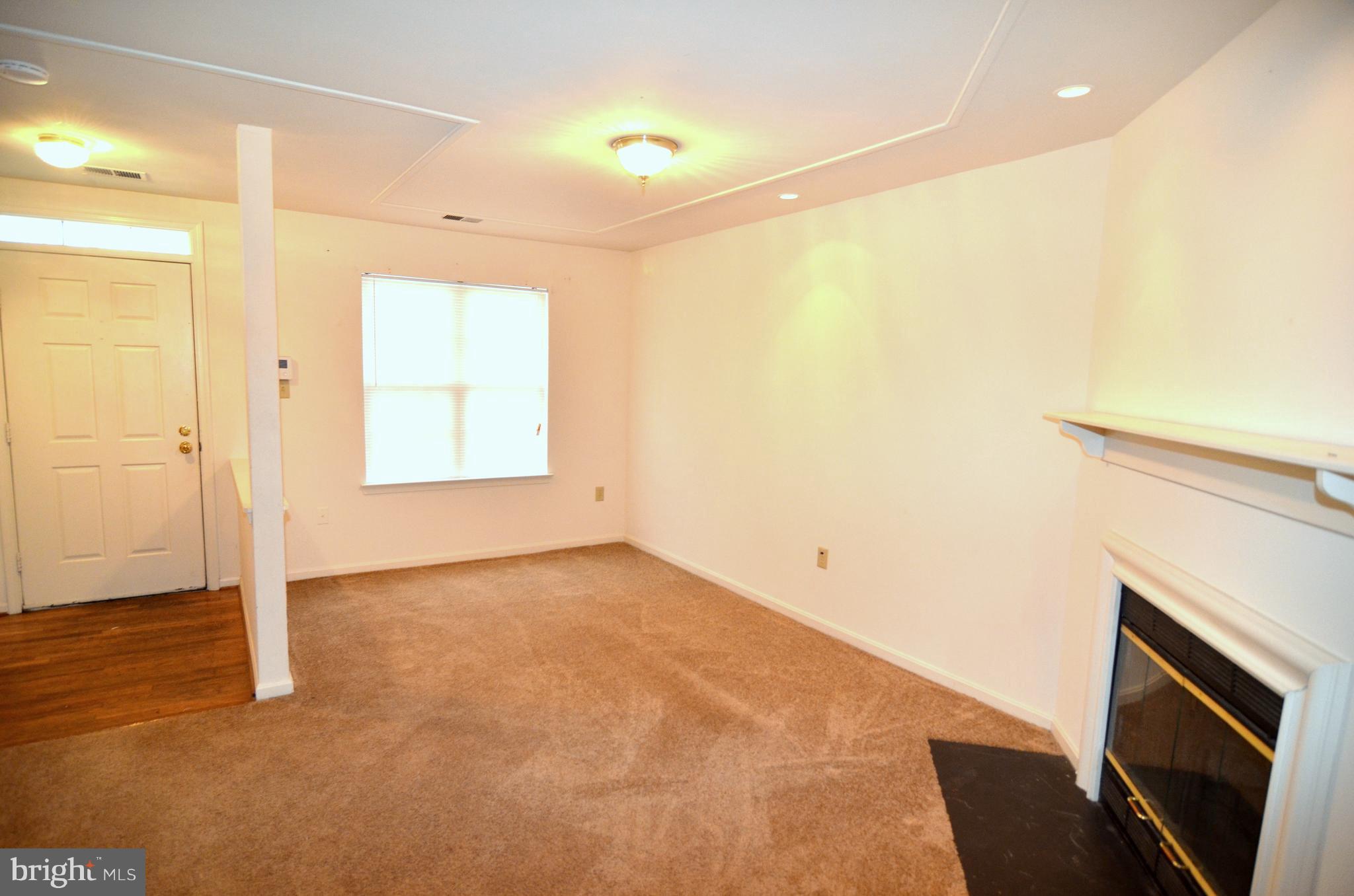 RIVERSIDE RUN IND HEAD - Residential Lease