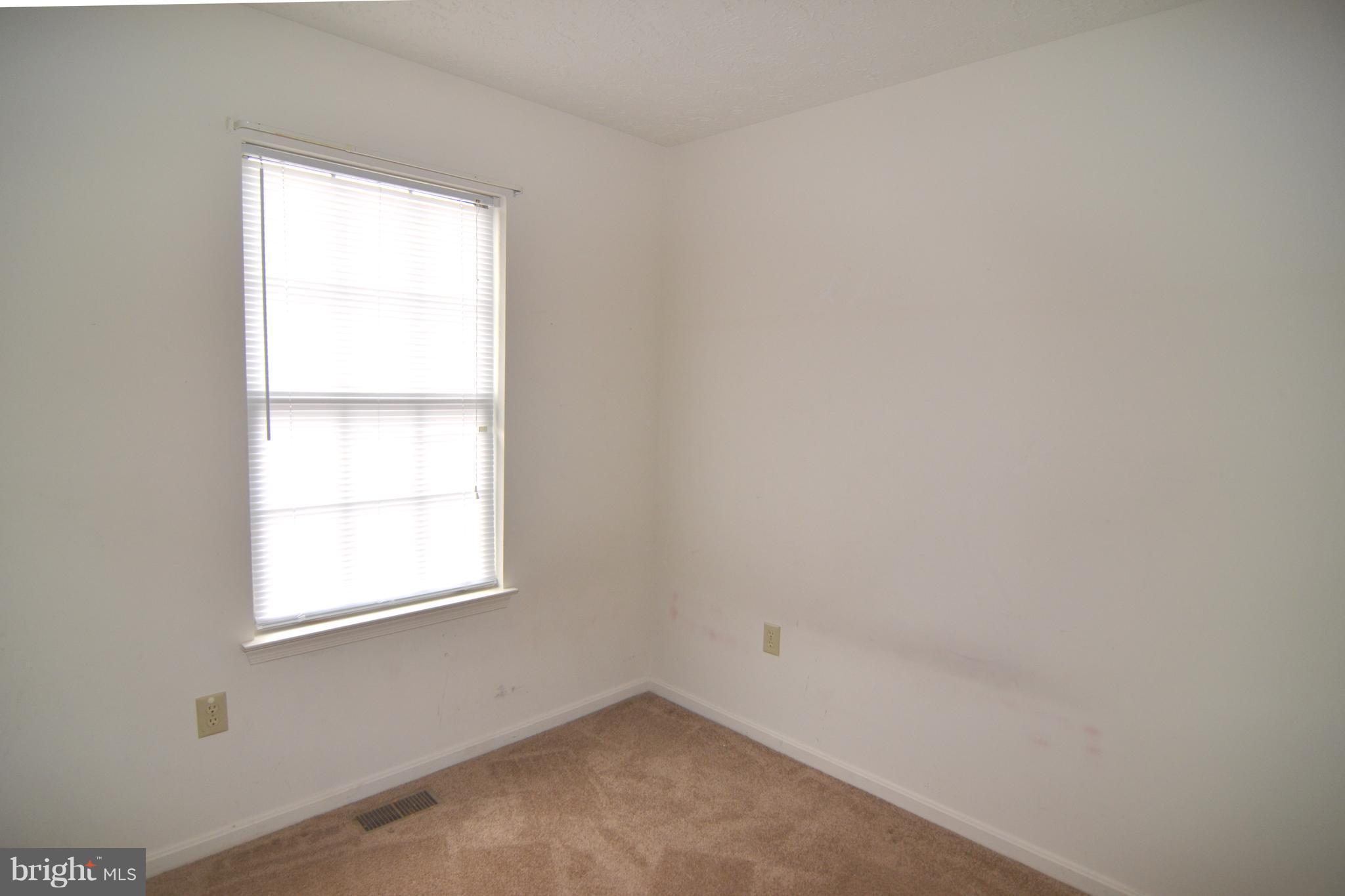 RIVERSIDE RUN IND HEAD - Residential Lease