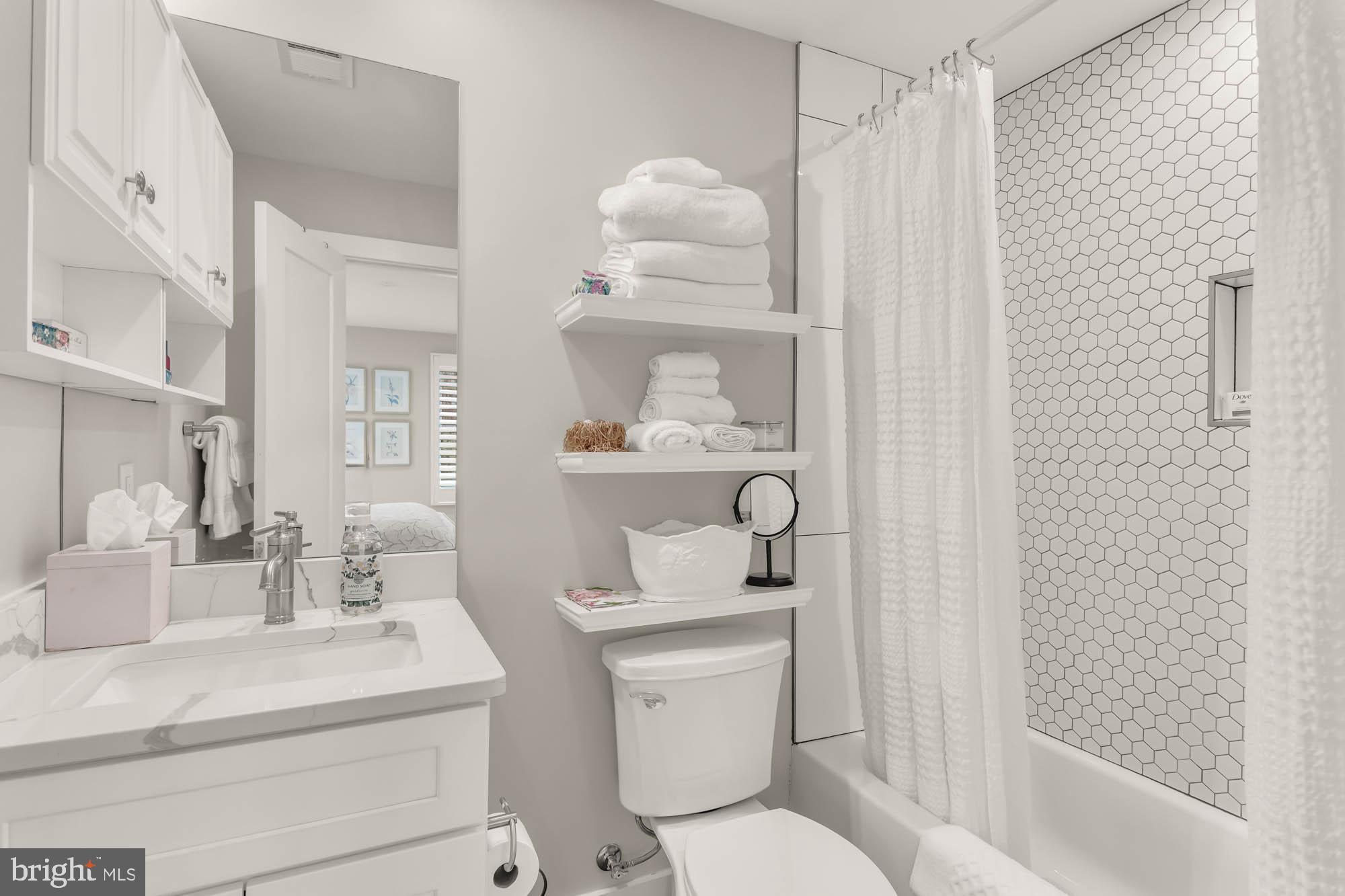 EASTPORT - Residential