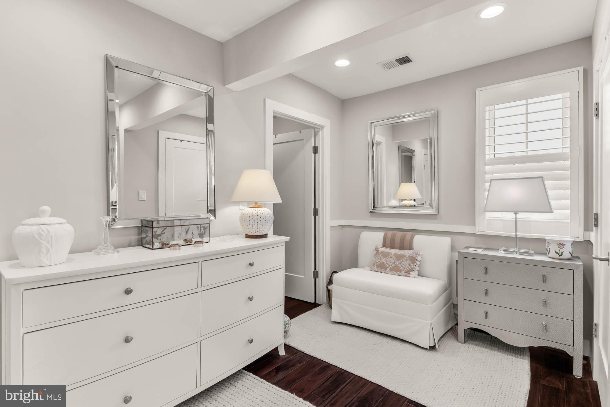 EASTPORT - Residential