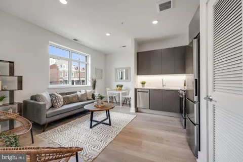 MLS: DCDC2272602