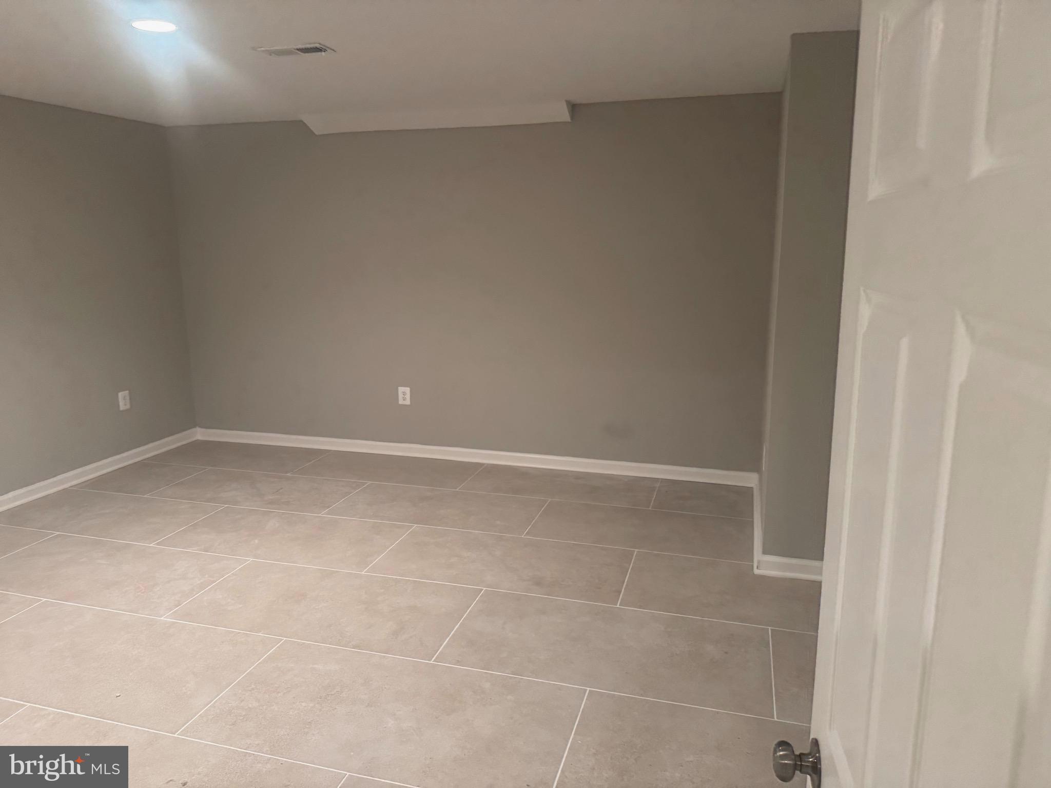 DOMINION VALLEY - Residential Lease