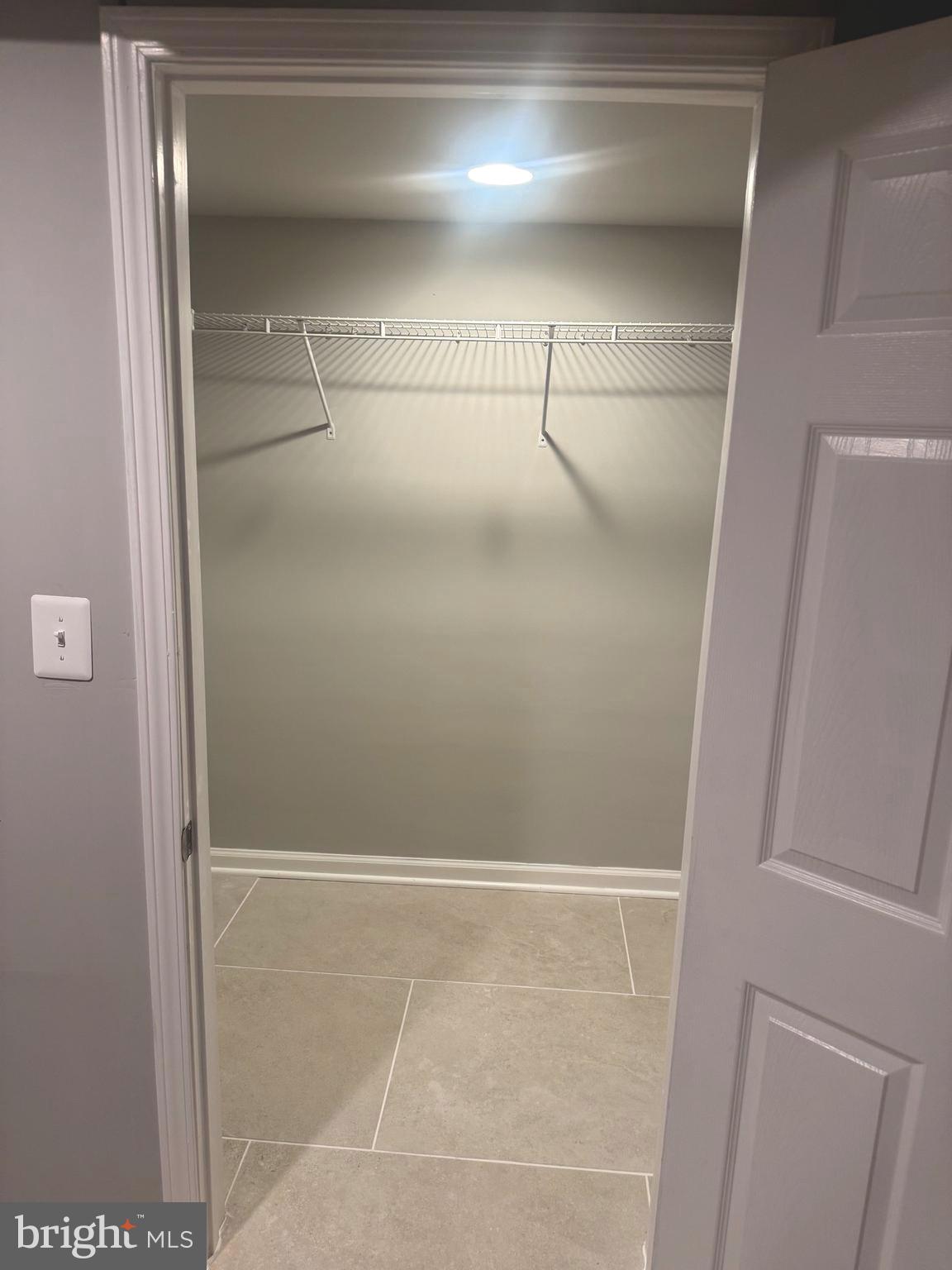 DOMINION VALLEY - Residential Lease