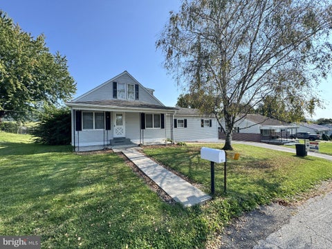 Homes For Sale - 422 Princeton Street<br/> LEWISTOWN, PA 17044