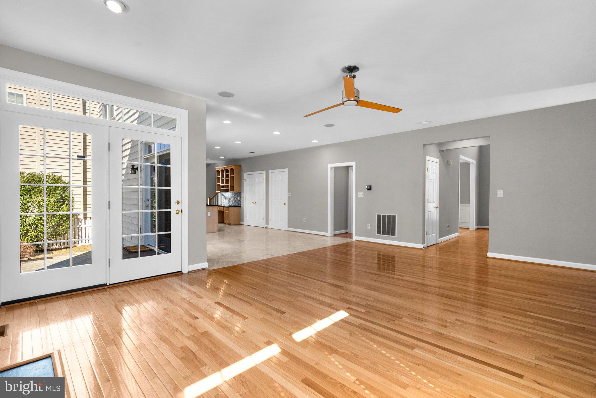 KINGSVIEW VILLAGE - Residential