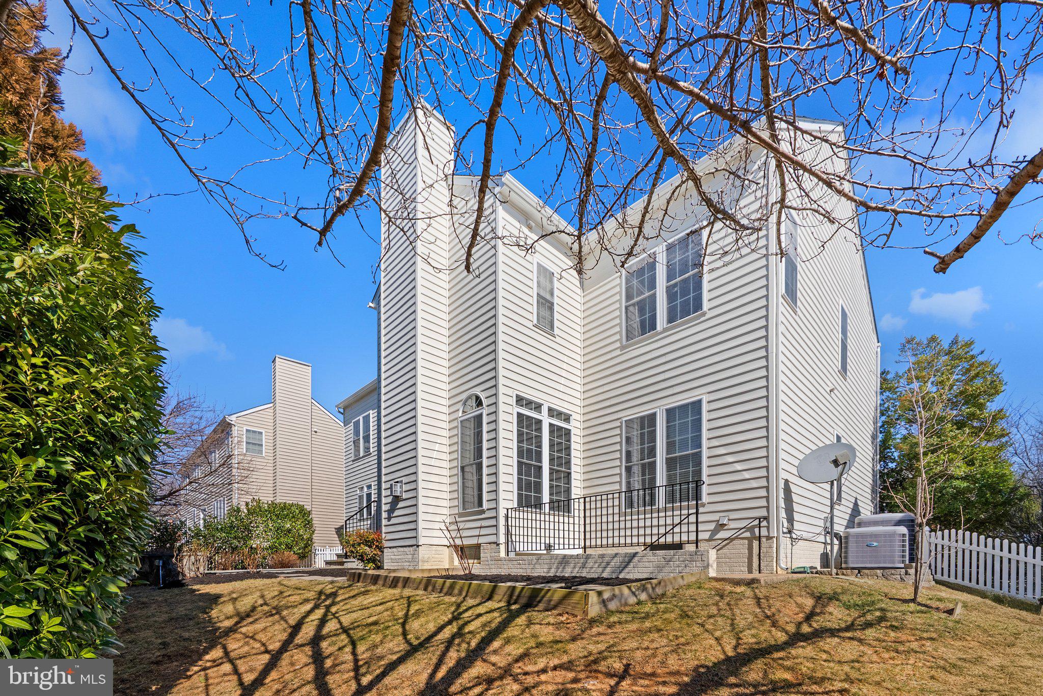 KINGSVIEW VILLAGE - Residential