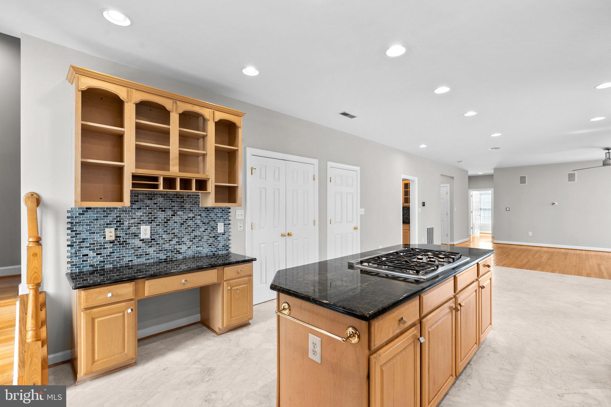 KINGSVIEW VILLAGE - Residential