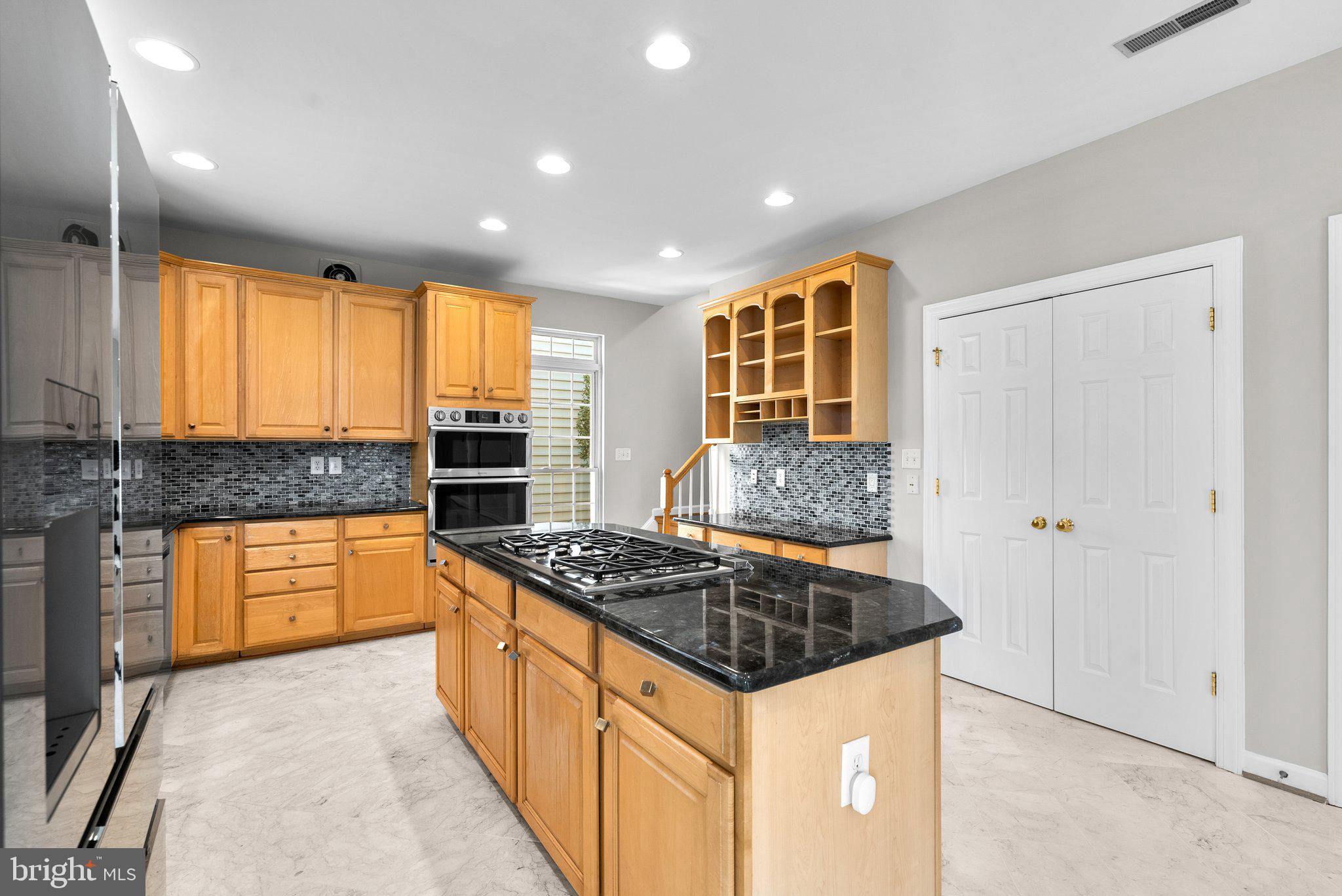 KINGSVIEW VILLAGE - Residential