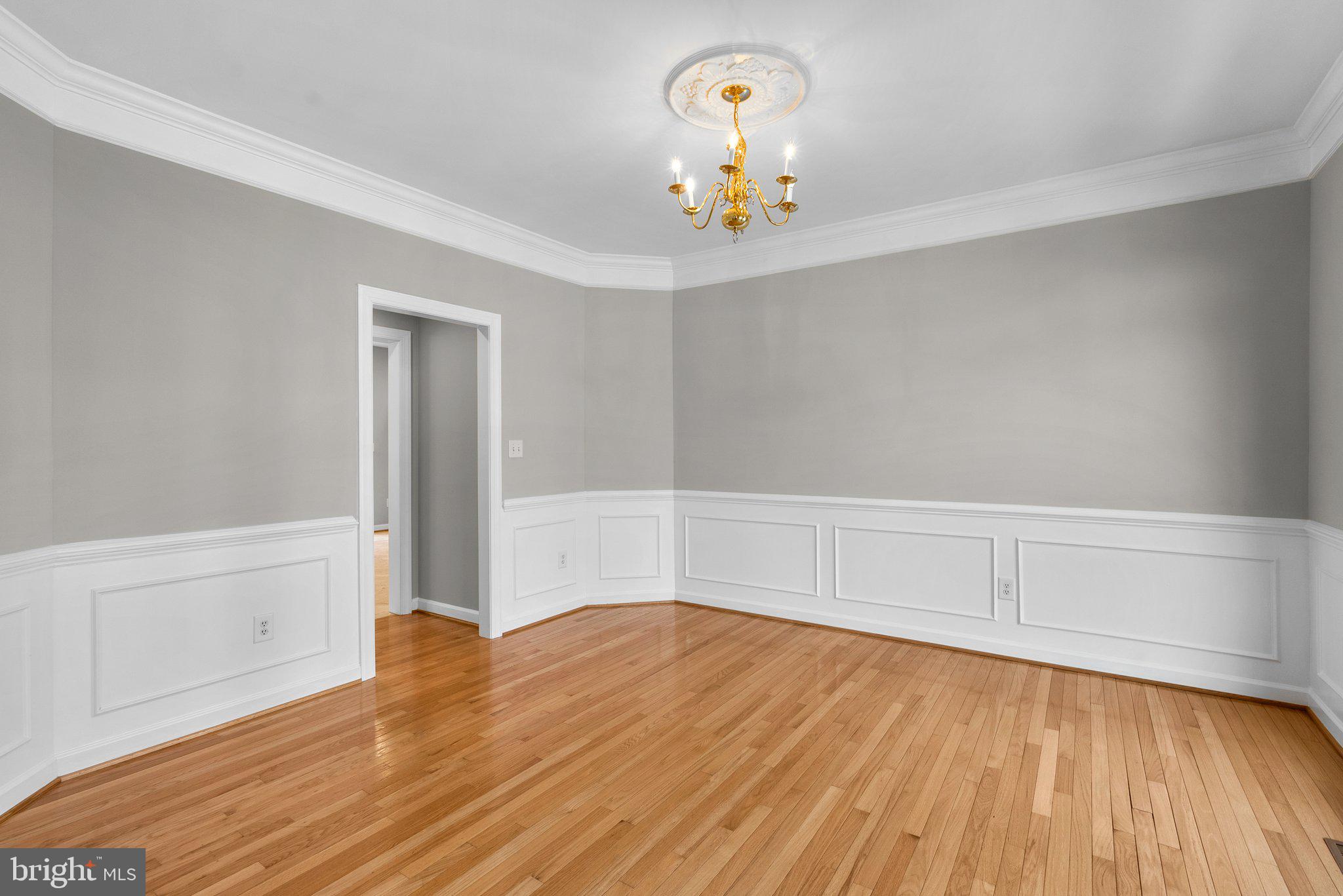 KINGSVIEW VILLAGE - Residential