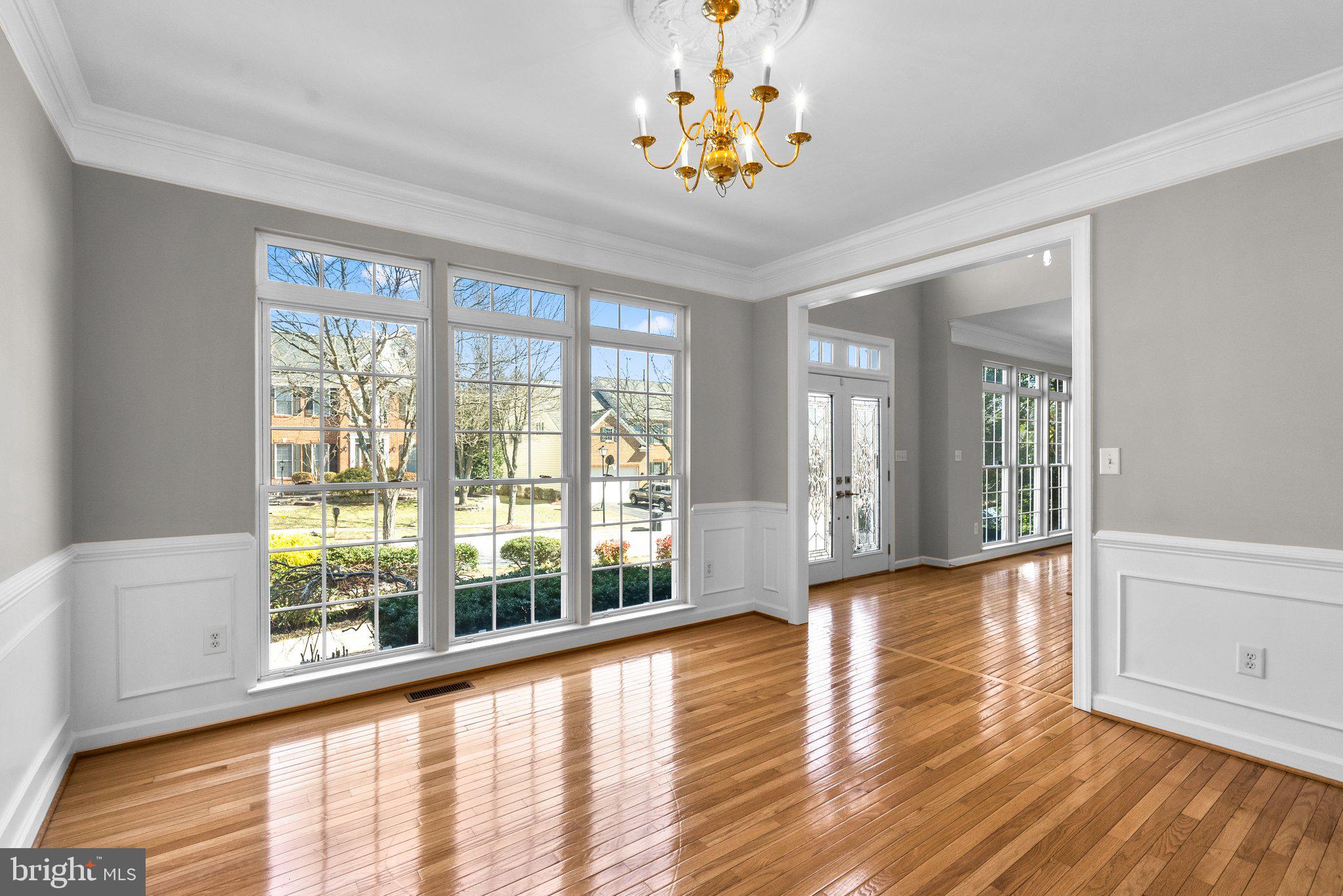 KINGSVIEW VILLAGE - Residential