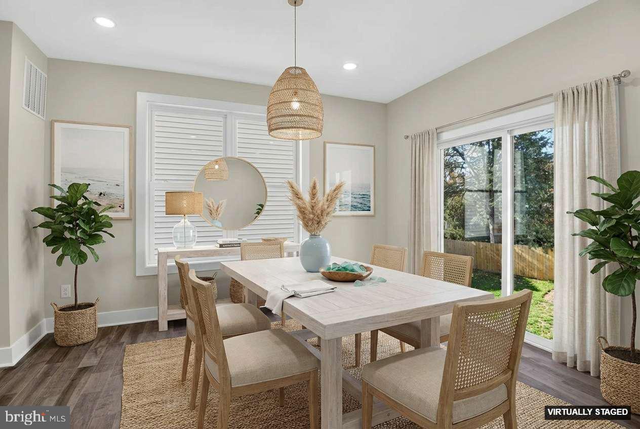 WOODLAND BEACH - Residential