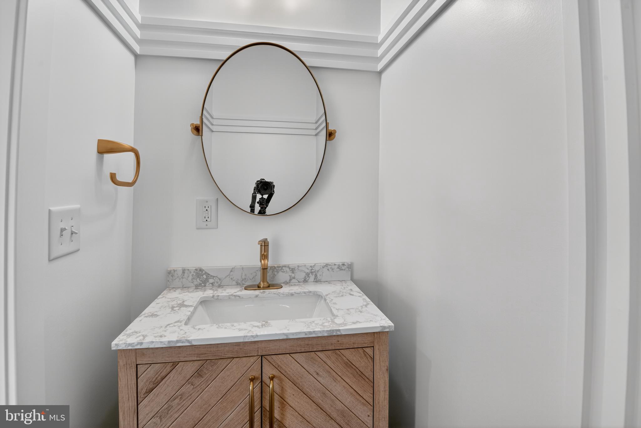 WOODLAND BEACH - Residential