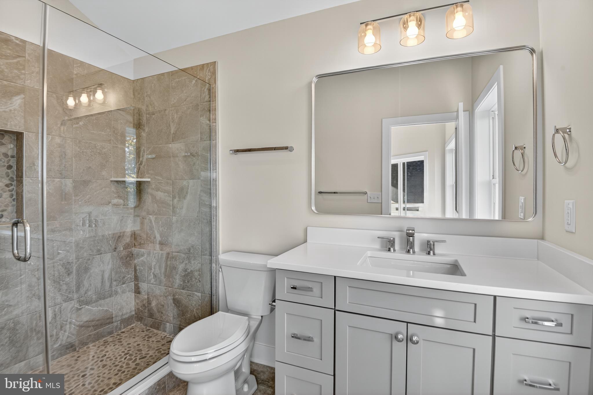 WOODLAND BEACH - Residential