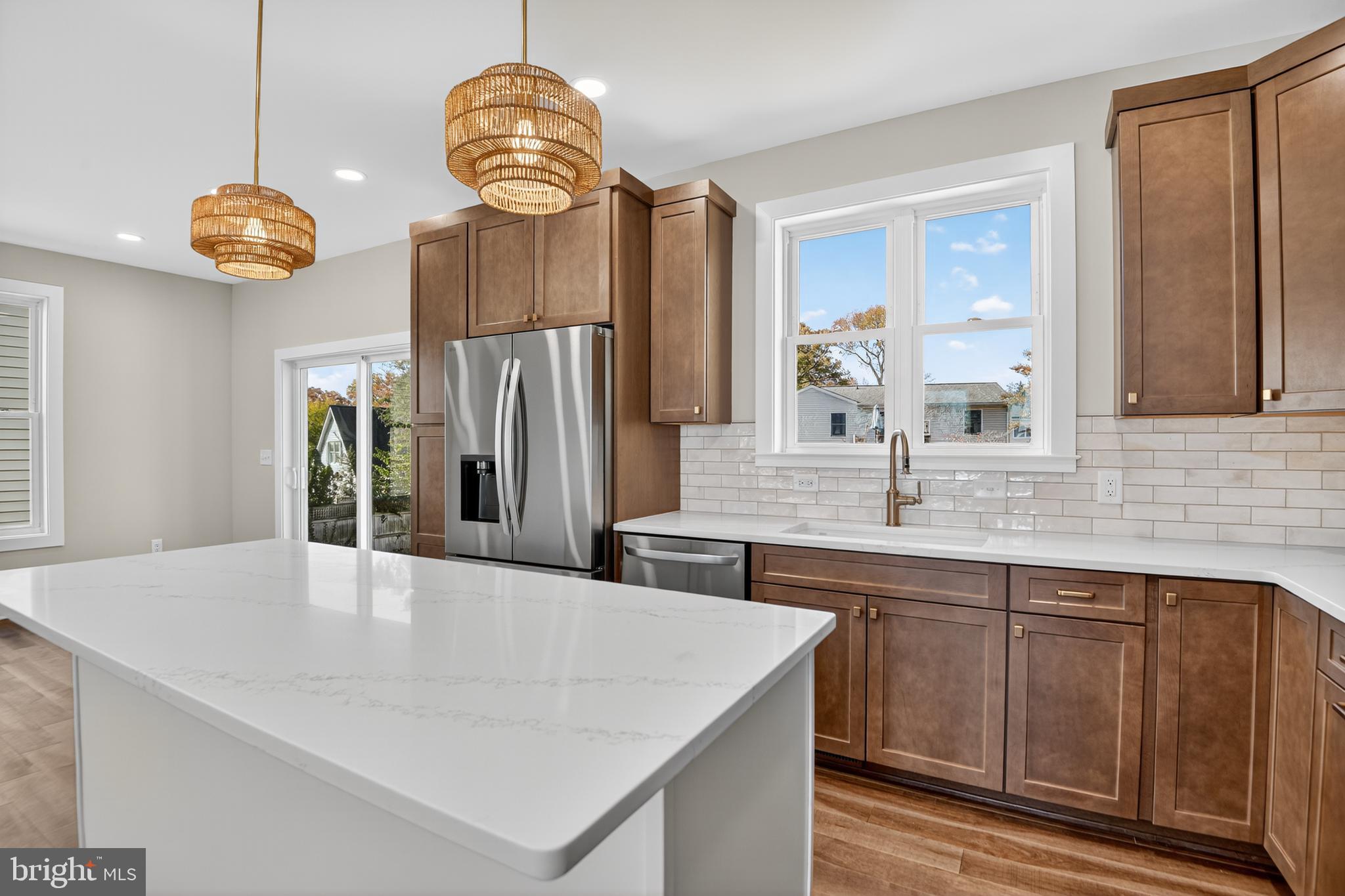 WOODLAND BEACH - Residential