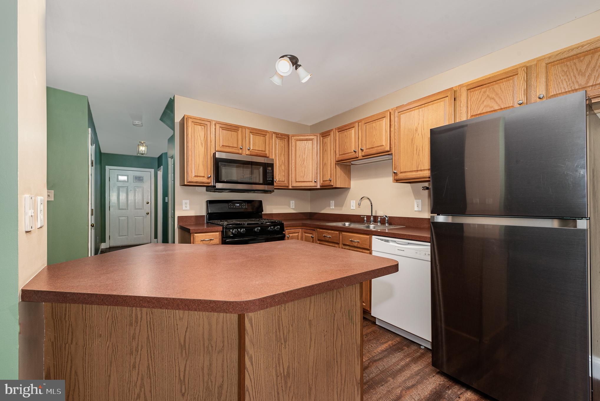 BRADFORD ESTATES - Residential Lease