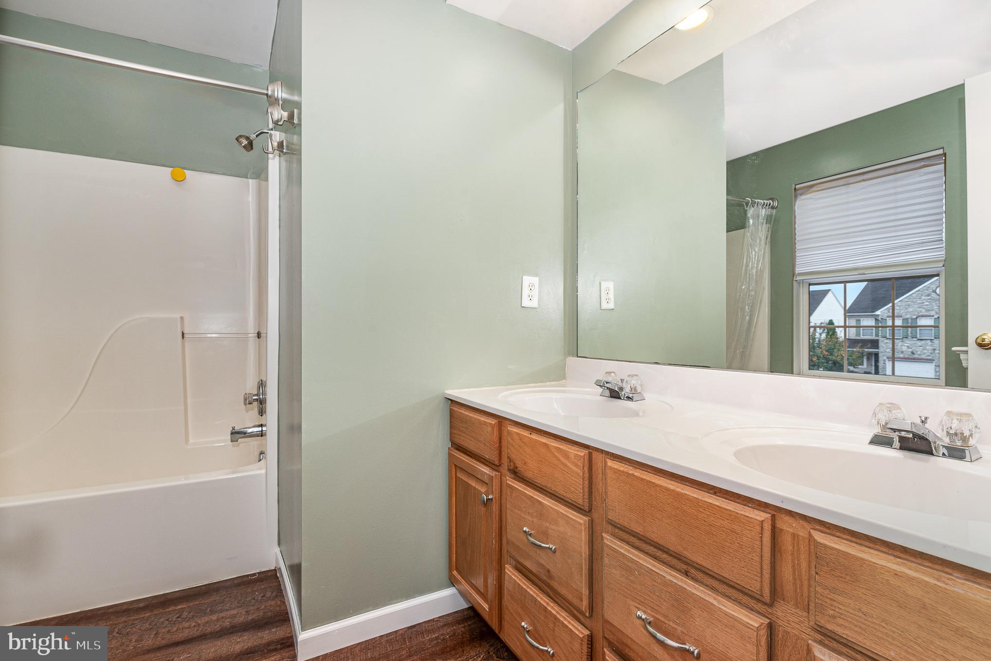 BRADFORD ESTATES - Residential Lease