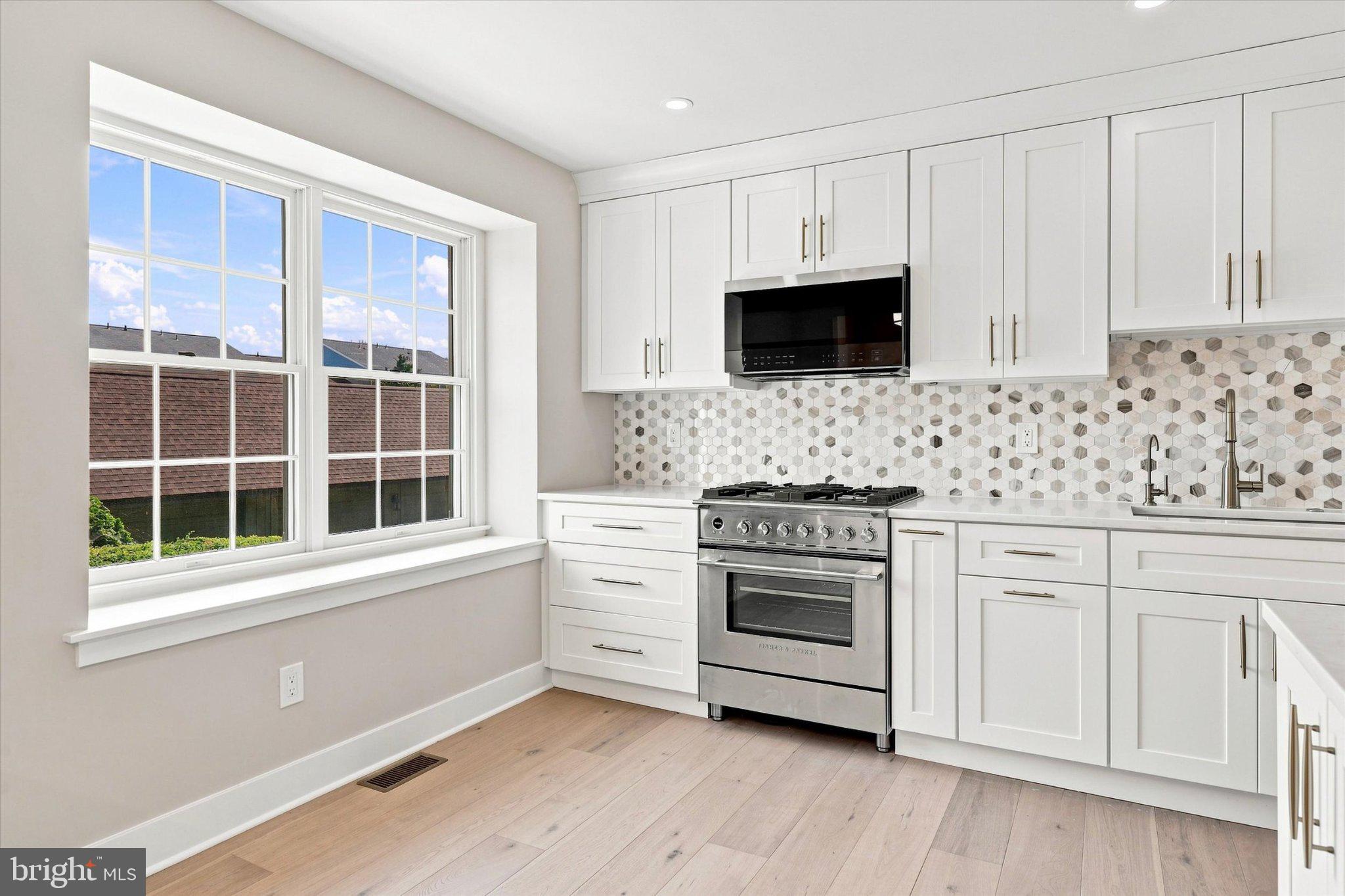 633 E MAIN STREET B7