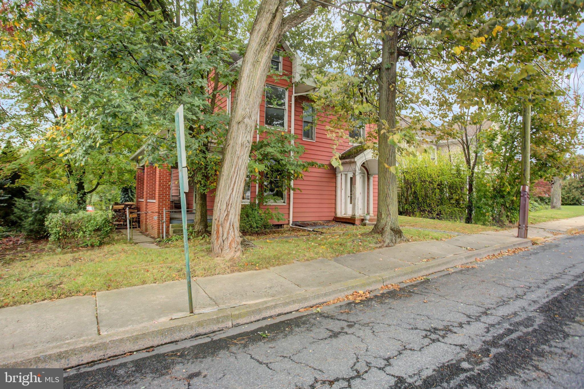 310 W KING STREET