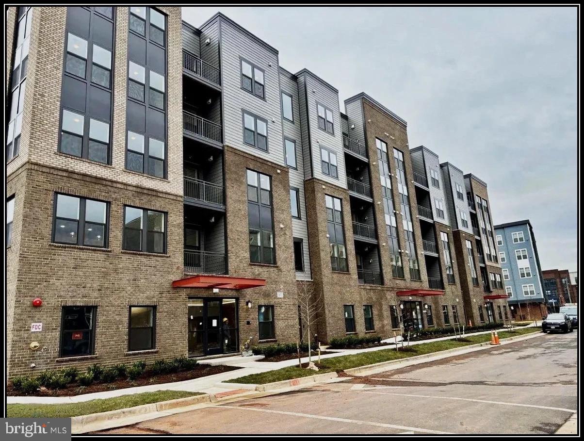 WAXPOOL CROSSING - Residential Lease