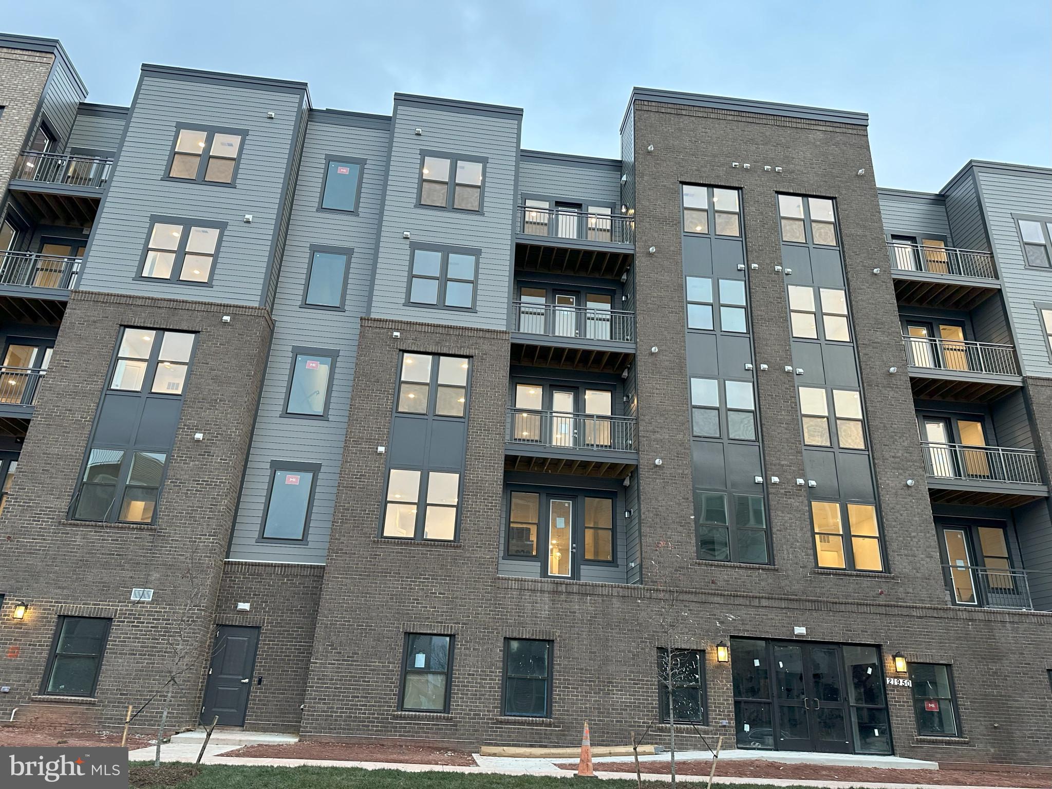 WAXPOOL CROSSING - Residential Lease