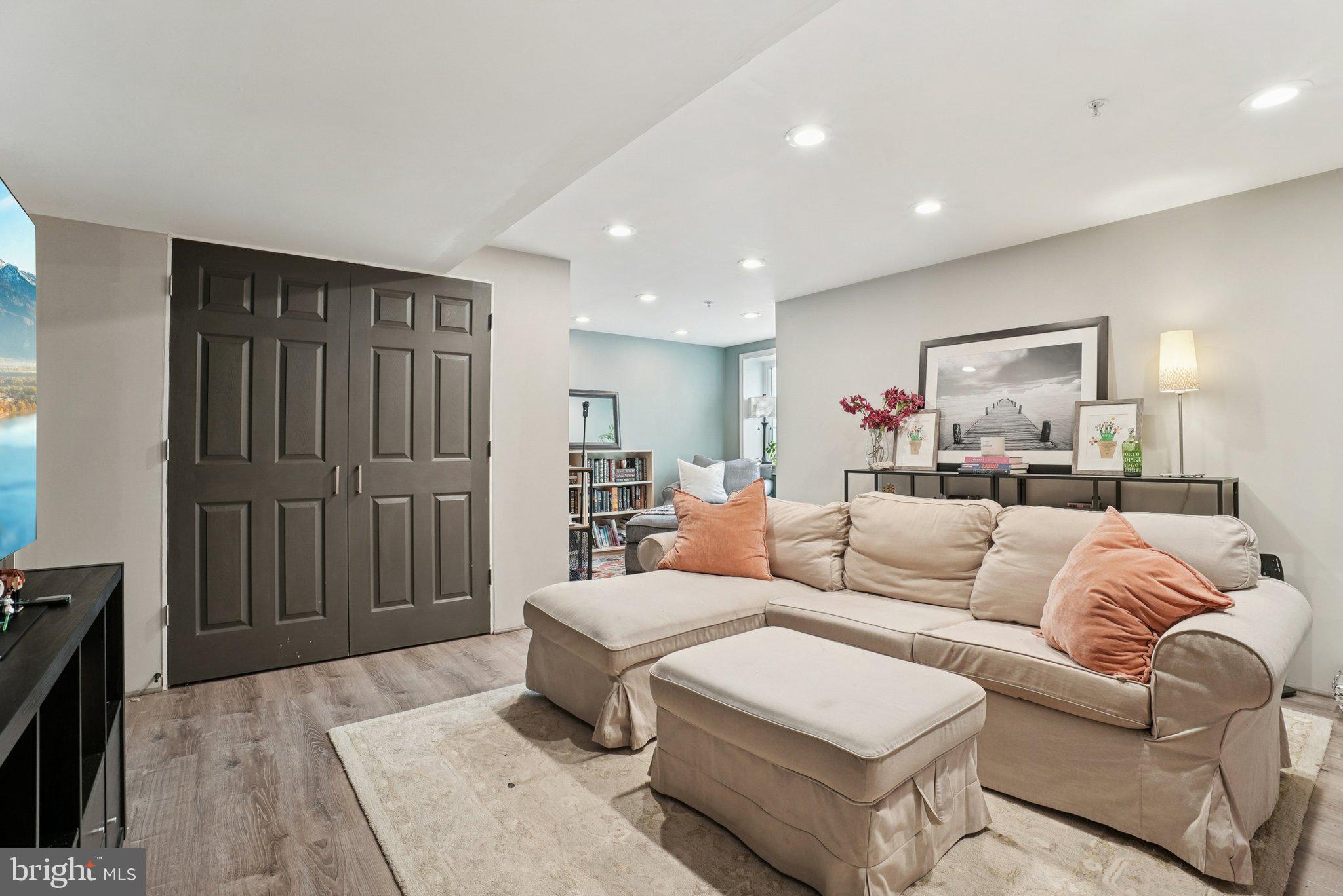 WHITELAND WOODS - Residential