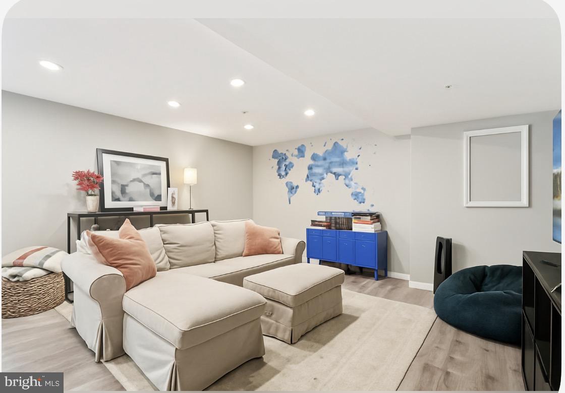 WHITELAND WOODS - Residential