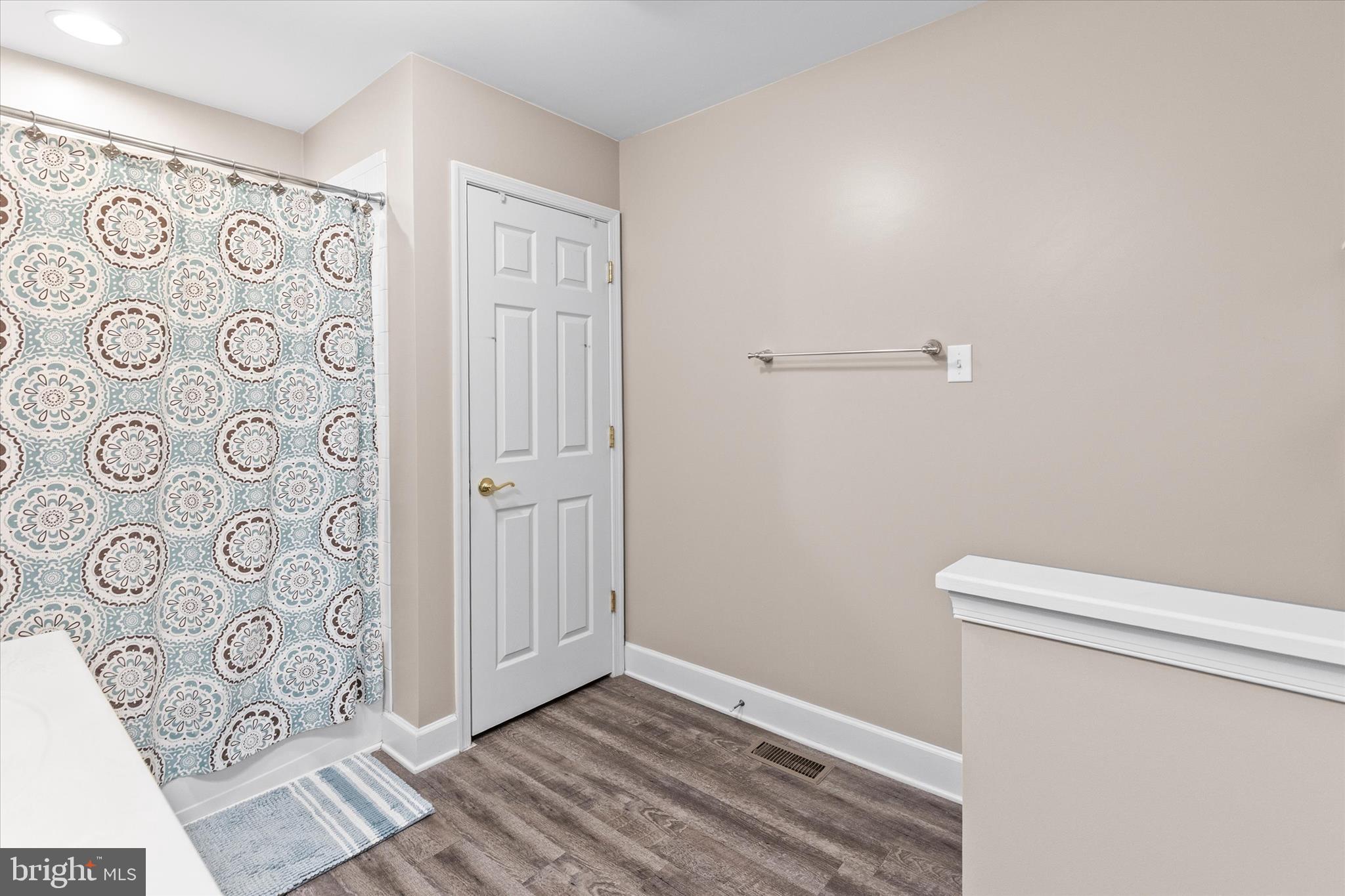 HIGH POINTE - Residential