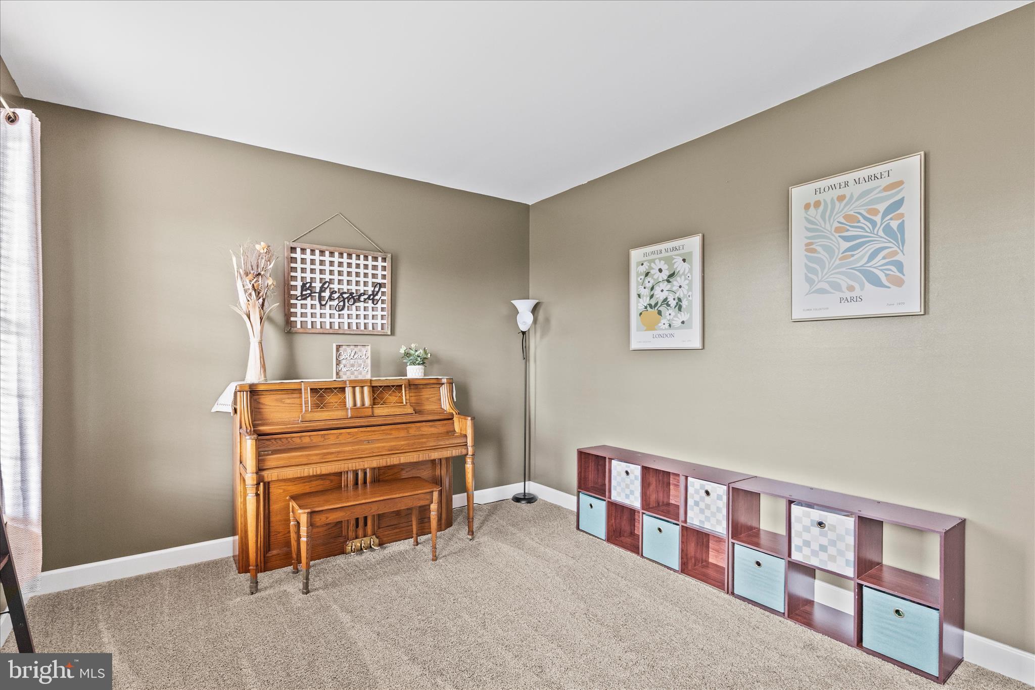 HIGH POINTE - Residential