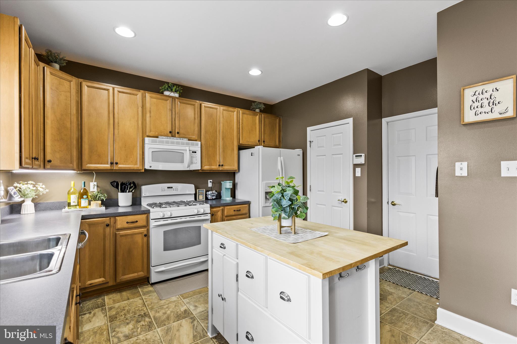 HIGH POINTE - Residential