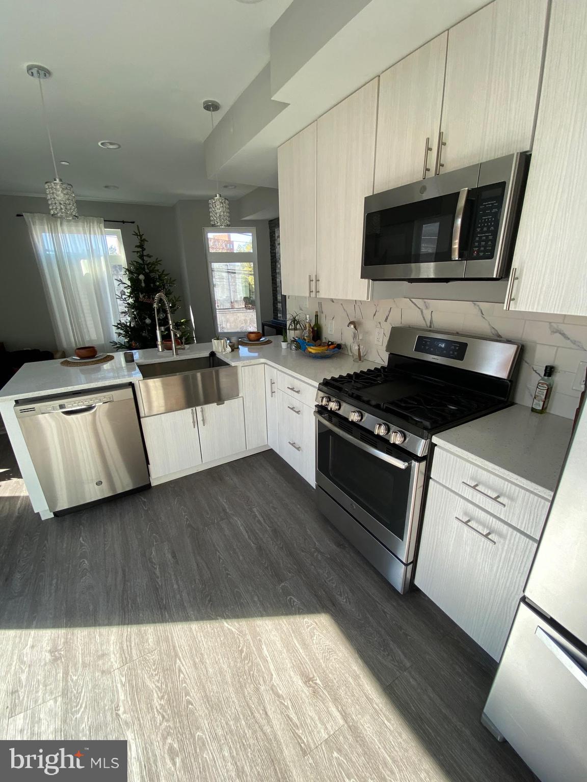 FRANCISVILLE - Residential Lease