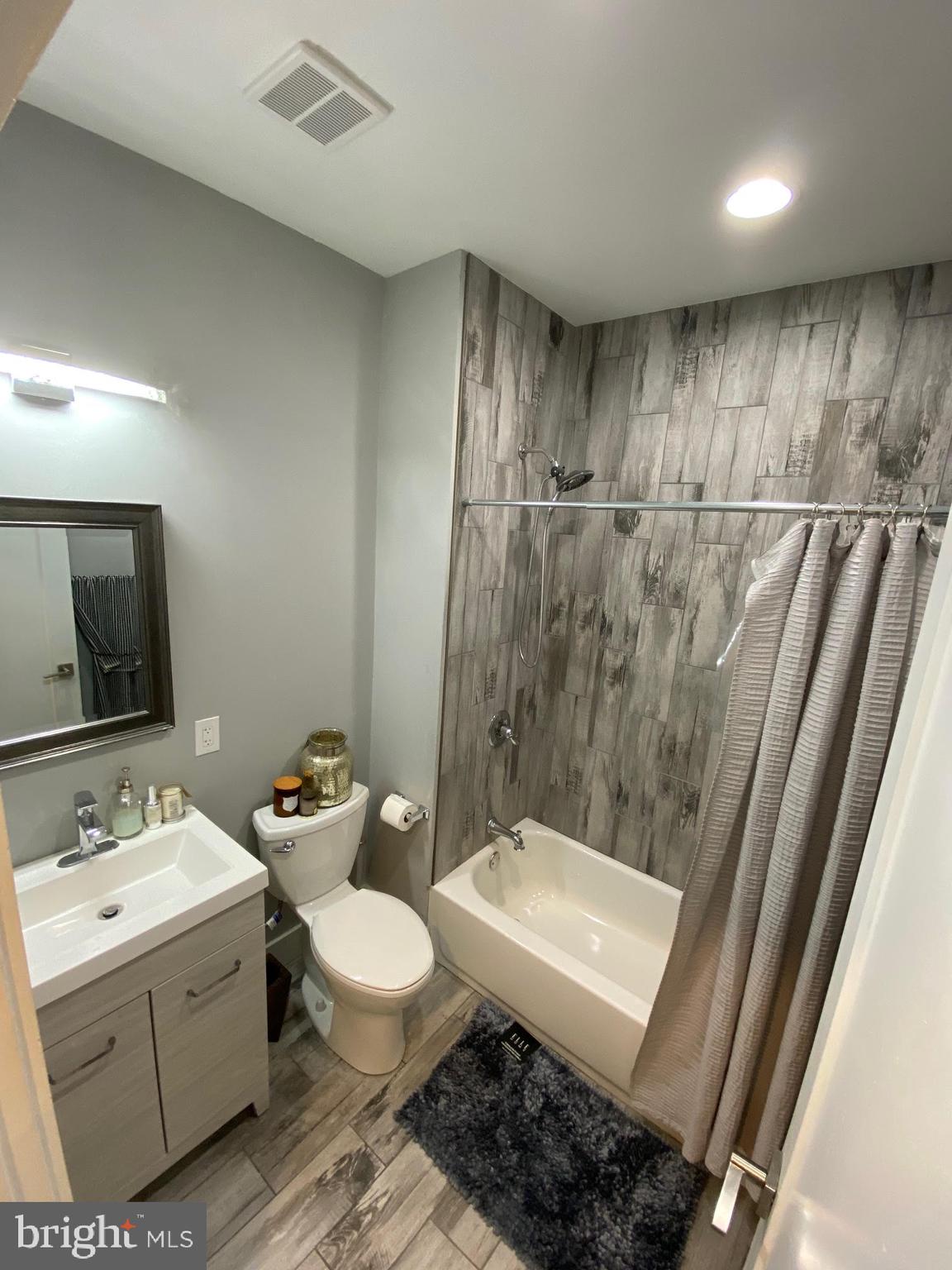 FRANCISVILLE - Residential Lease