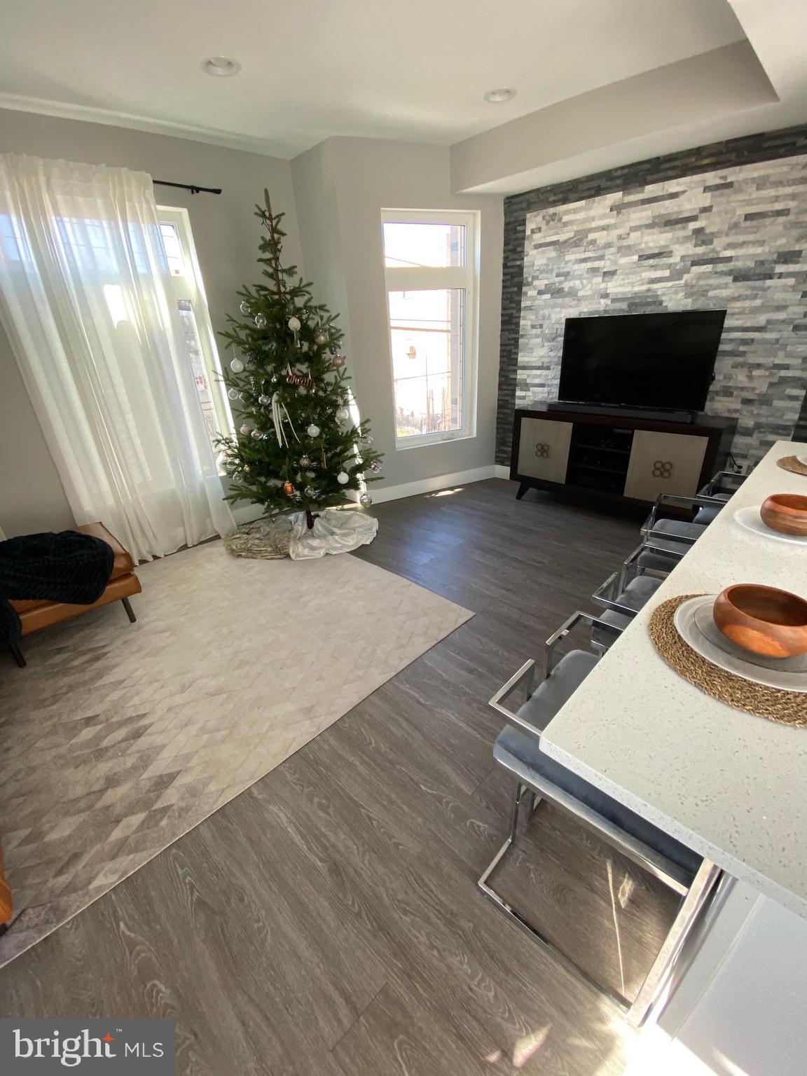 FRANCISVILLE - Residential Lease