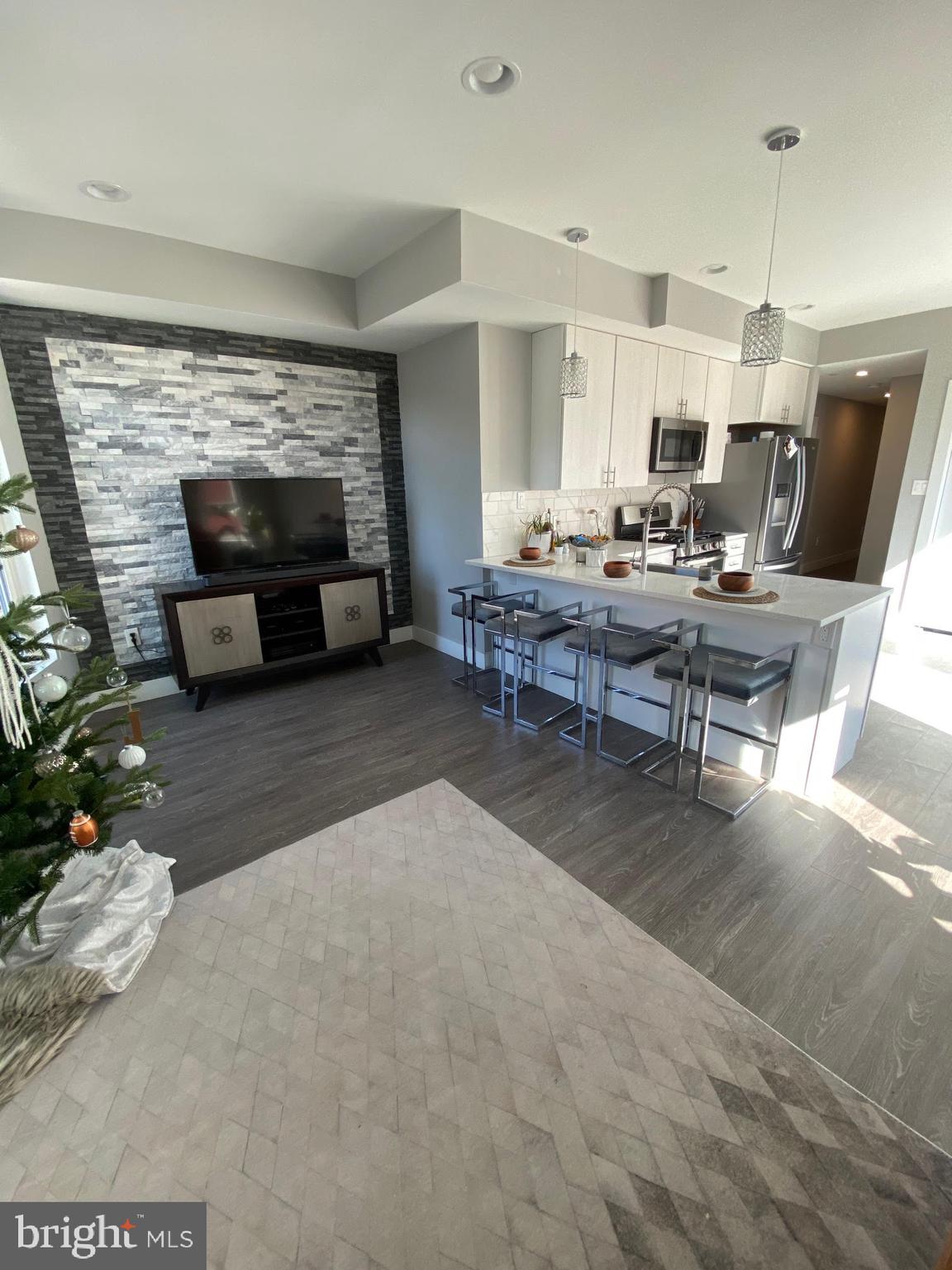 FRANCISVILLE - Residential Lease