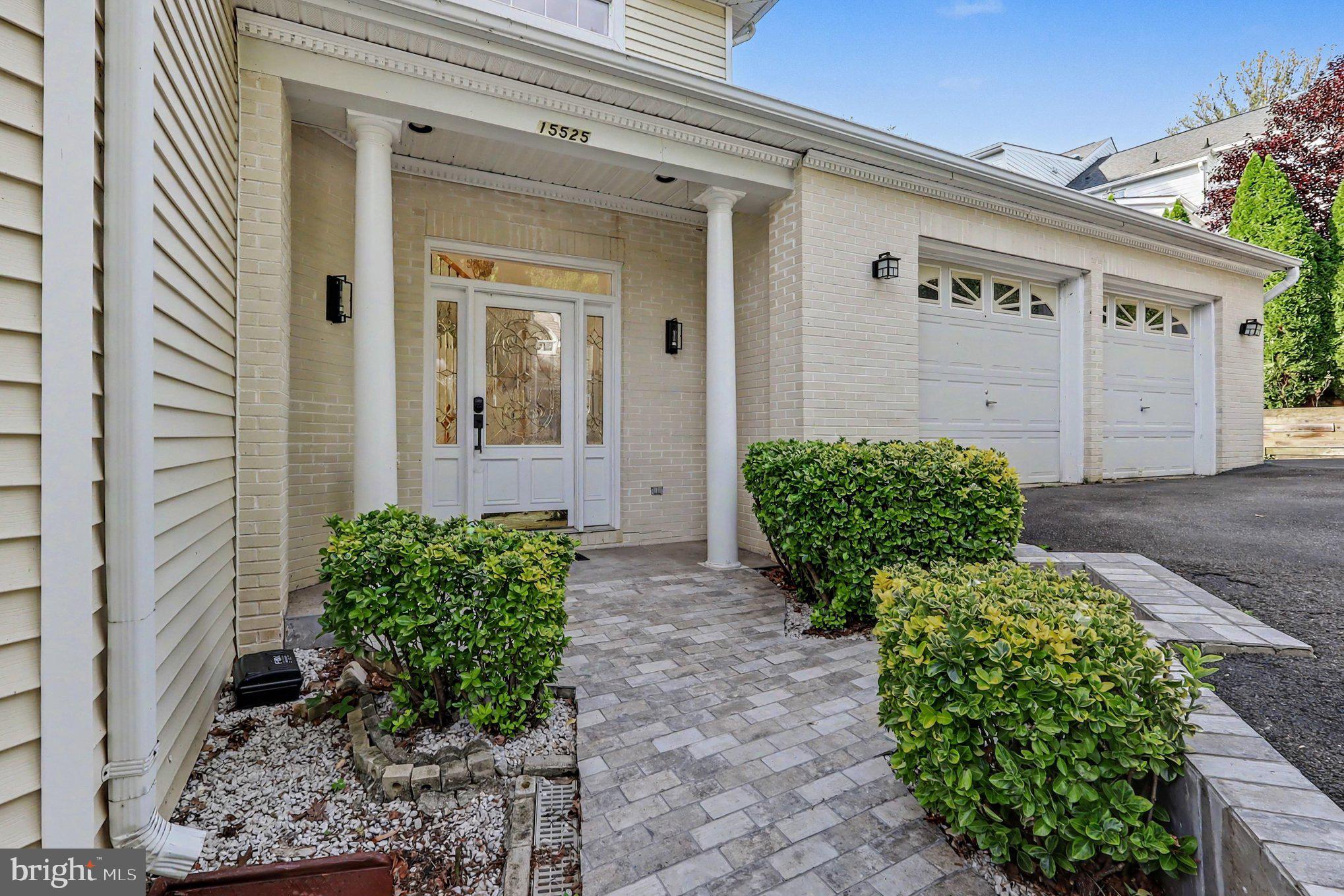 15525 YORKTOWN DRIVE