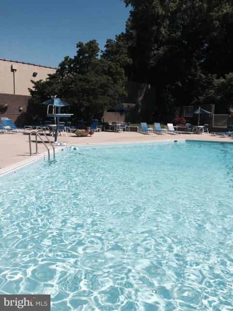 THE KENWOOD - Residential Lease